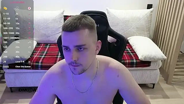 Snapshot of Larstar01 chatting on March 6, 2026, 10:05 pm Larstar01 online show from March 6, 2026, 10:05 pm