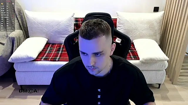 Snapshot of Larstar01 chatting on February 28, 2026, 10:53 pm Larstar01 online show from February 28, 2026, 10:53 pm