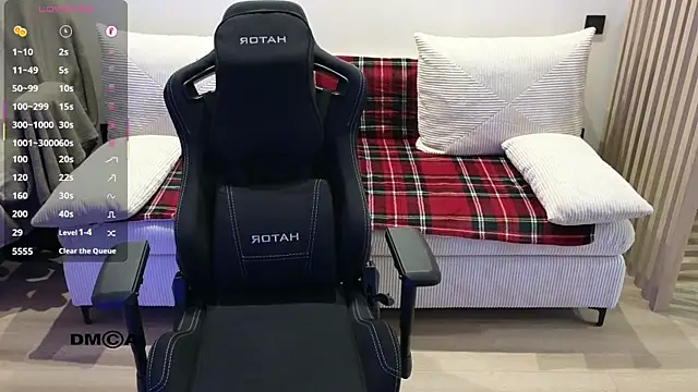 Snapshot of Larstar01 chatting on March 5, 2026, 10:48 pm Larstar01 online show from March 5, 2026, 10:48 pm