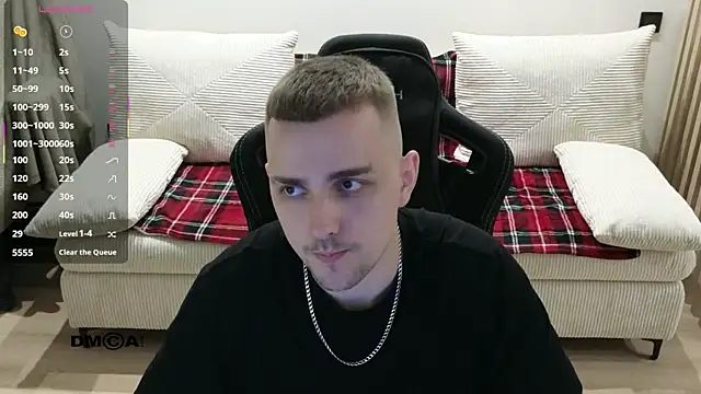 Snapshot of Larstar01 chatting on March 13, 2026, 8:36 pm Larstar01 online show from March 13, 2026, 8:36 pm