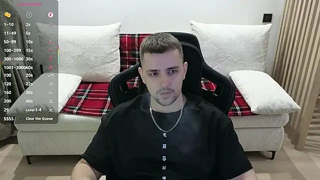 Snapshot of Larstar01 chatting on February 11, 2026, 5:51 am Larstar01 online show from February 11, 2026, 5:51 am