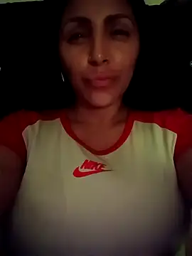 tiffani  love online show from September 18, 2025, 2:14 am