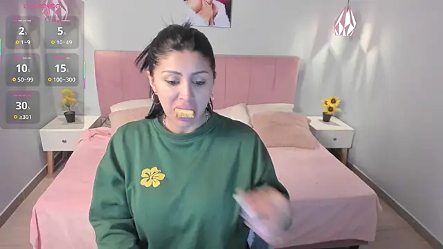 tiffani  love online show from March 22, 2025, 12:04 pm