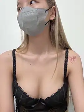 Lucy-Gold online show from March 20, 2026, 3:29 am