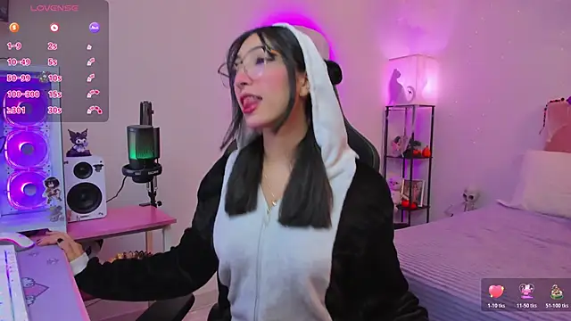 MarianaBranzz online show from October 22, 2025, 9:13 pm