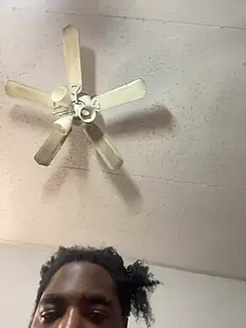 Snapshot of bigdick5157 chatting on March 17, 2026, 10:40 am bigdick5157 online show from March 17, 2026, 10:40 am