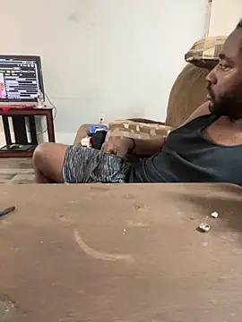 Snapshot of bigdick5157 chatting on February 28, 2026, 10:20 pm bigdick5157 online show from February 28, 2026, 10:20 pm