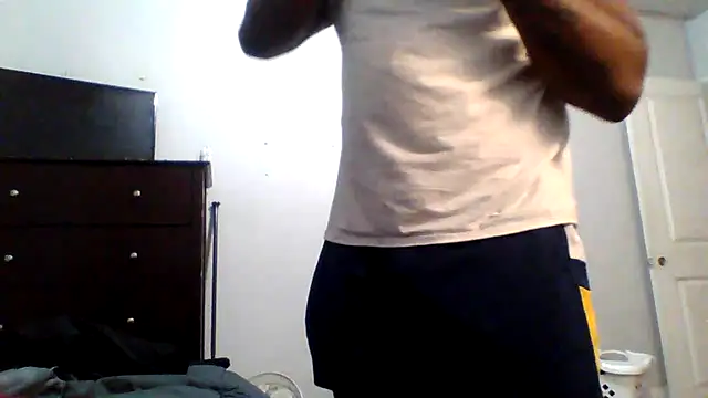 Snapshot of bigdick5157 chatting on March 4, 2026, 5:53 pm bigdick5157 online show from March 4, 2026, 5:53 pm