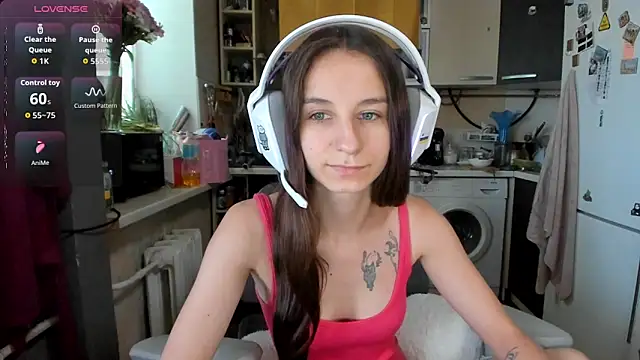  Nika Kik online show from June 24, 2026, 1:43 pm