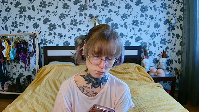 Littlespacemouse online show from September 21, 2025, 9:58 am