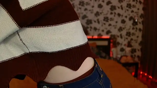 Littlespacemouse online show from September 14, 2025, 5:24 pm