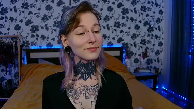 Littlespacemouse online show from October 21, 2025, 6:18 pm