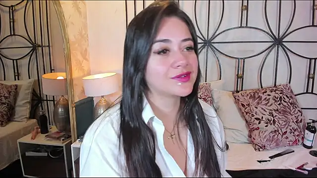 nahomi sweett online show from October 7, 2025, 11:22 am