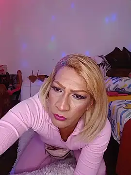 Candy-love87 online show from May 15, 2026, 2:48 pm