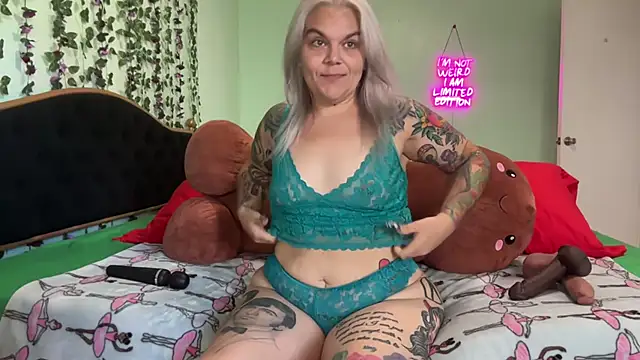 CherryBombBomb online show from August 8, 2026, 3:41 pm