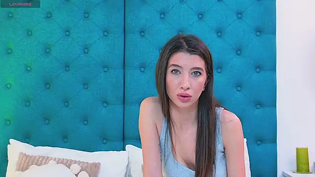 LunaWills  online show from November 26, 2025, 5:40 am