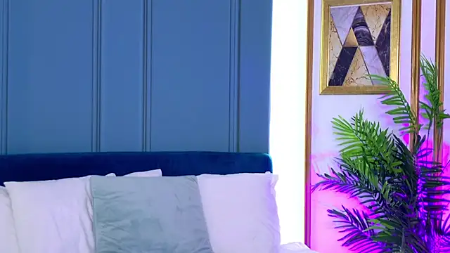 LunaWills  online show from November 22, 2025, 5:39 am