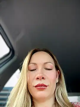 LavenderHot online show from June 26, 2026, 1:44 am