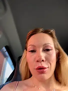 LavenderHot online show from July 3, 2026, 2:29 am