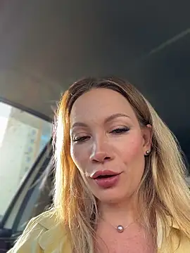 LavenderHot online show from August 1, 2026, 1:14 am