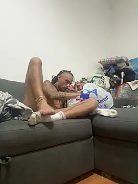 EnricoGio online show from July 10, 2026, 4:01 am