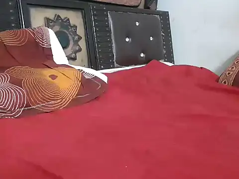 naughtymike0007 online show from May 7, 2026, 2:53 pm