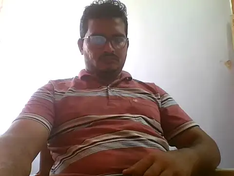 naughtymike0007 online show from June 12, 2026, 4:43 am