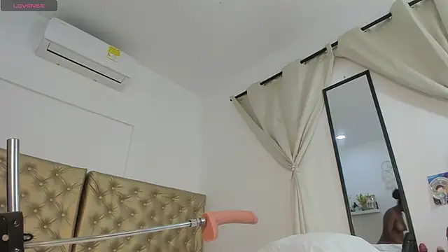 Alessiiaa  online show from October 12, 2025, 2:40 pm