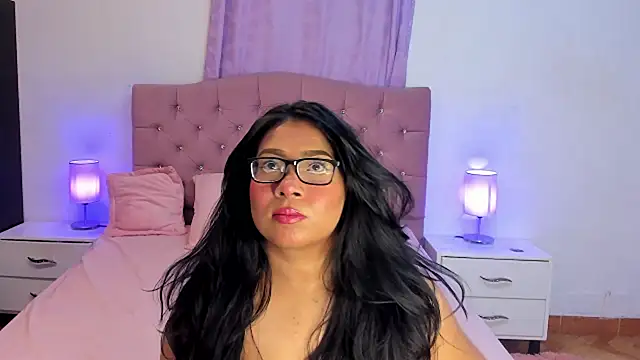 Latinabombsheell online show from February 1, 2025, 5:49 am