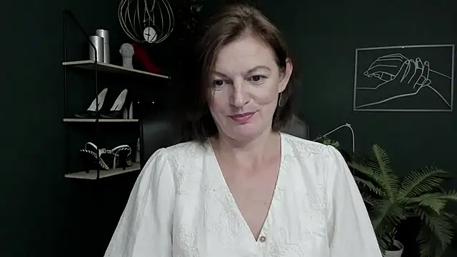 VivianWILD online show from August 3, 2026, 9:26 am