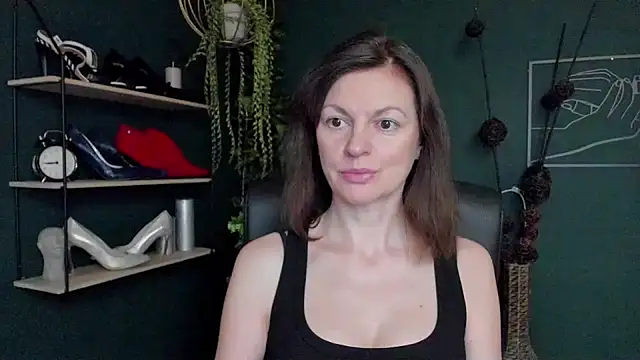 VivianWILD online show from March 18, 2025, 7:01 am