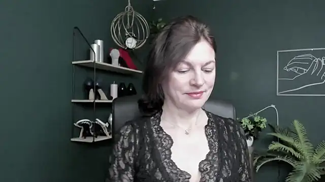 VivianWILD online show from April 23, 2026, 6:53 am