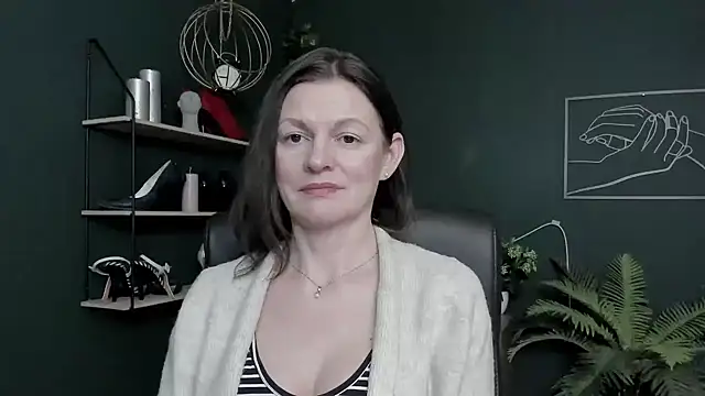 VivianWILD online show from February 10, 2026, 7:13 pm