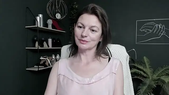 VivianWILD online show from July 8, 2026, 6:36 am