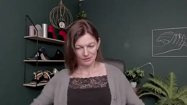 VivianWILD online show from November 24, 2025, 8:03 am