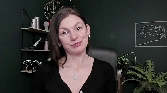 VivianWILD online show from February 18, 2026, 9:50 am