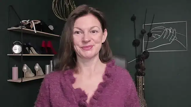 VivianWILD online show from October 22, 2025, 5:51 am