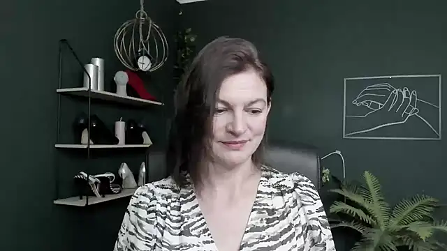 VivianWILD online show from June 16, 2026, 5:29 am