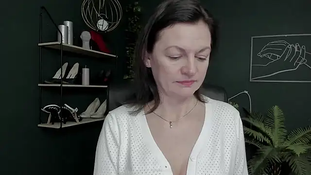 VivianWILD online show from February 28, 2026, 6:57 am