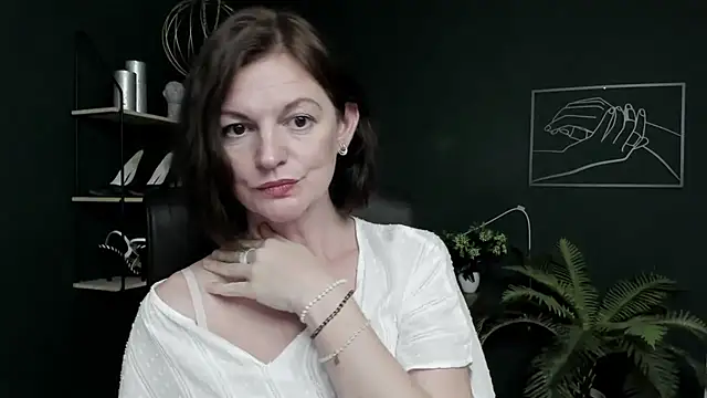 VivianWILD online show from July 28, 2026, 3:21 pm
