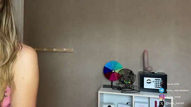 lucie mehott online show from September 21, 2025, 8:41 am