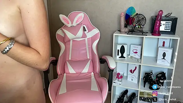 lucie mehott online show from September 29, 2025, 8:10 am