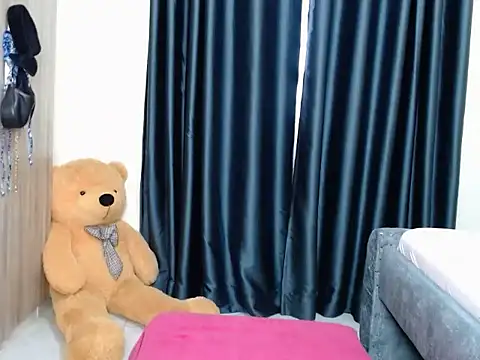 Snapshot of TeenieReeny chatting on January 11, 2026, 2:35 pm TeenieReeny online show from January 11, 2026, 2:35 pm