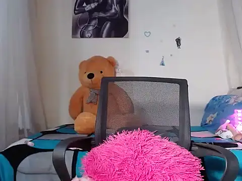 Snapshot of TeenieReeny chatting on January 16, 2025, 11:37 pm TeenieReeny online show from January 16, 2025, 11:37 pm