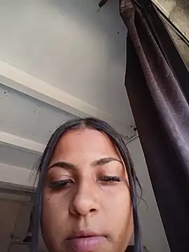 Giselabrunette25 online show from June 10, 2026, 6:42 pm