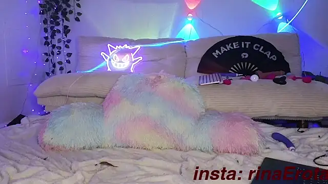 yummyrina online show from October 30, 2025, 2:04 pm