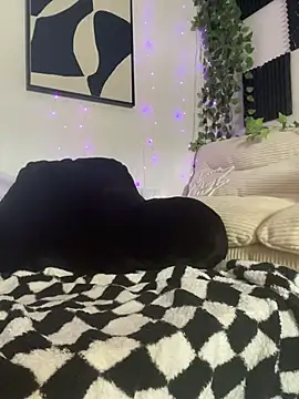 yummyrina online show from April 28, 2026, 4:11 pm