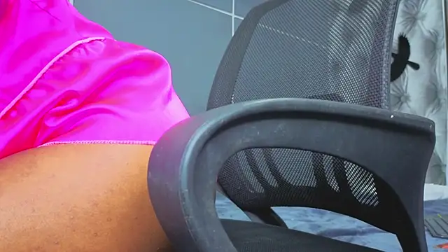 Hilary-banks online show from October 24, 2025, 4:55 am