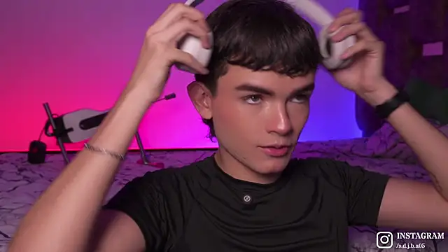 Angelo 018 online show from October 17, 2025, 6:50 am