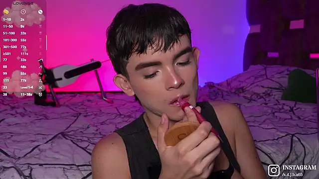 Angelo 018 online show from October 18, 2025, 9:33 am